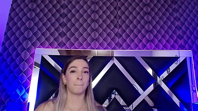 victoriaa lee  online show from September 9, 7:35 pm