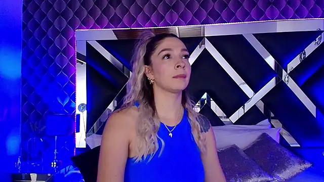 victoriaa lee  online show from September 12, 8:09 pm