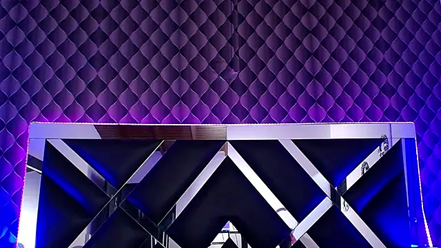 victoriaa lee  online show from September 24, 7:28 pm