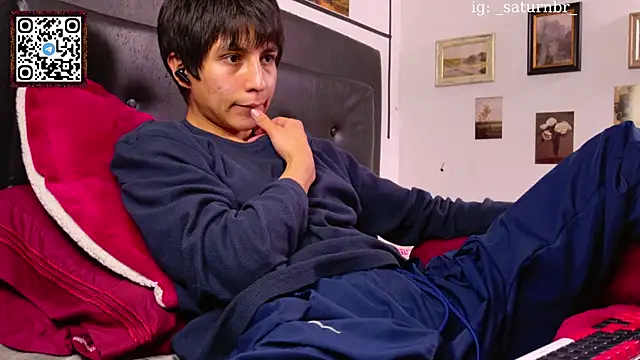 Snapshot of seraph1n chatting on March 4, 9:40 am seraph1n online show from March 4, 9:40 am