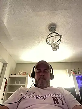 Snapshot of Cristian-Brayan chatting on April 8, 2:50 pm Cristian-Brayan online show from April 8, 2:50 pm