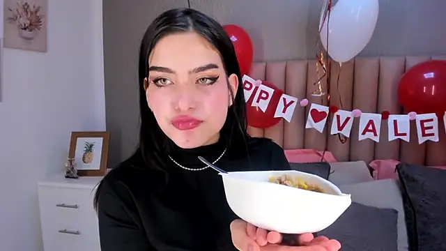 Alexa Thaylor  online show from February 16, 8:22 pm