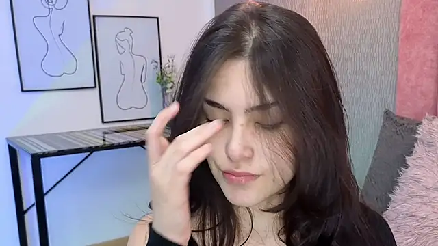 Alexa Thaylor  online show from June 20, 5:49 pm