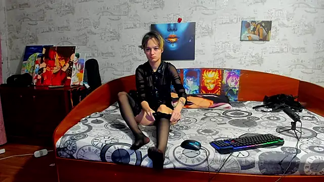 Snapshot of KagamiTayga chatting on November 14, 2:32 am KagamiTayga online show from November 14, 2:32 am