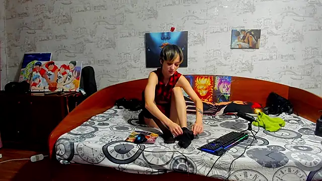 Snapshot of KagamiTayga chatting on November 19, 2:33 am KagamiTayga online show from November 19, 2:33 am