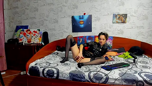 Snapshot of KagamiTayga chatting on November 25, 2:33 am KagamiTayga online show from November 25, 2:33 am