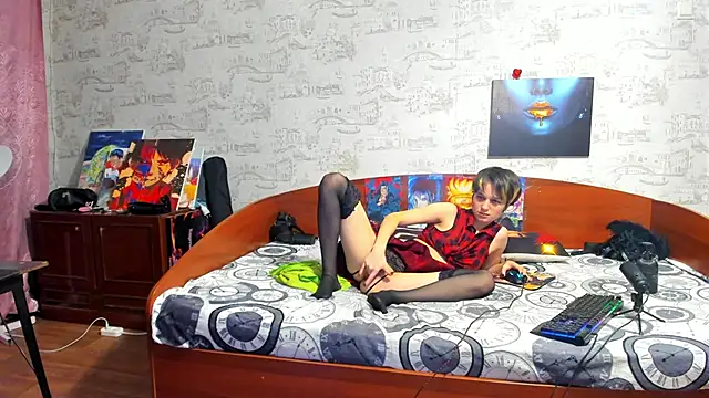 Snapshot of KagamiTayga chatting on November 29, 2:47 am KagamiTayga online show from November 29, 2:47 am