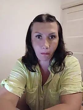 Snapshot of ROXOLANAA_SEXY chatting on June 9, 8:42 pm ROXOLANAA SEXY online show from June 9, 8:42 pm