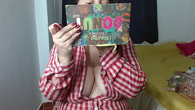 Victoriaevans1 online show from February 14, 4:20 pm