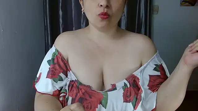 Victoriaevans1 online show from November 9, 5:33 pm