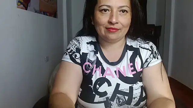 Snapshot of Victoriaevans1 chatting on May 4, 5:31 pm Victoriaevans1 online show from May 4, 5:31 pm