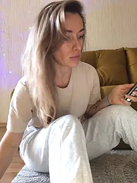 RebeccaMartinez online show from March 1, 11:06 am