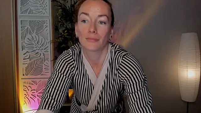 Snapshot of RebeccaMartinez chatting on June 3, 9:12 am RebeccaMartinez online show from June 3, 9:12 am