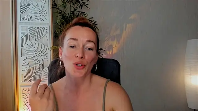 Snapshot of RebeccaMartinez chatting on June 7, 8:07 am RebeccaMartinez online show from June 7, 8:07 am