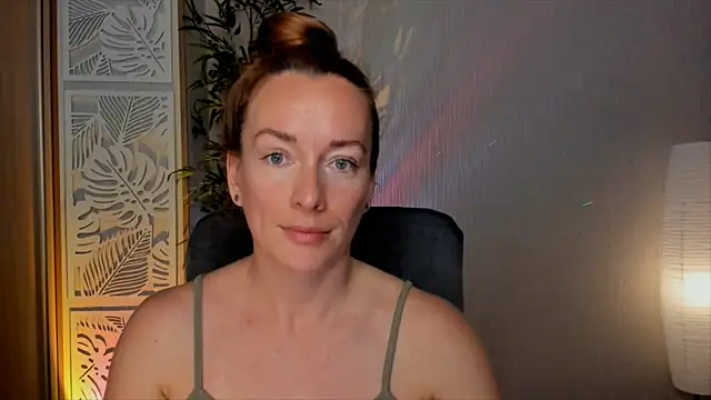 Snapshot of RebeccaMartinez chatting on June 12, 5:28 am RebeccaMartinez online show from June 12, 5:28 am