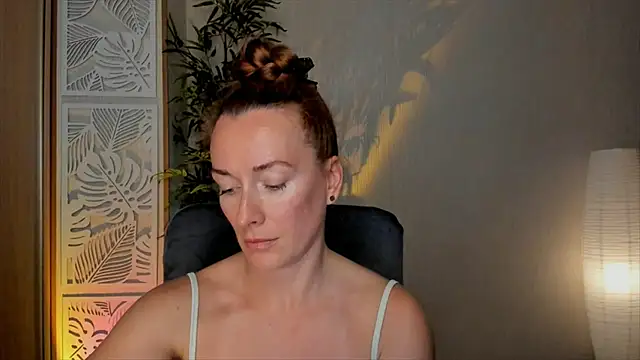 Snapshot of RebeccaMartinez chatting on June 13, 8:01 am RebeccaMartinez online show from June 13, 8:01 am