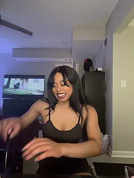 Snapshot of leanarose10 chatting on April 14, 1:00 am leanarose10 online show from April 14, 1:00 am
