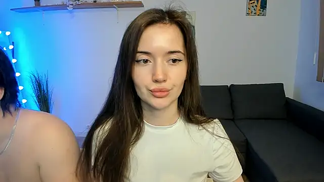 Snapshot of PollyFlame chatting on November 18, 8:02 pm PollyFlame online show from November 18, 8:02 pm