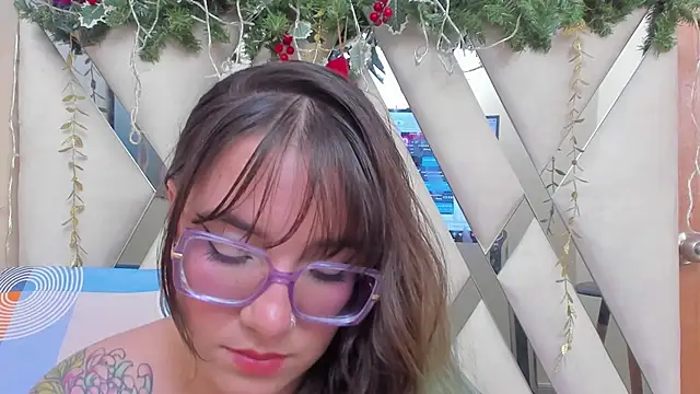 DEVA BLUE  online show from December 6, 5:20 am