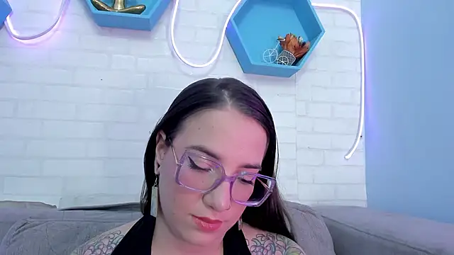 DEVA BLUE  online show from January 31, 6:24 am