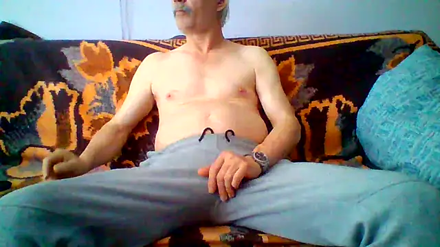 cumloverboyxx69 online show from April 23, 12:29 pm