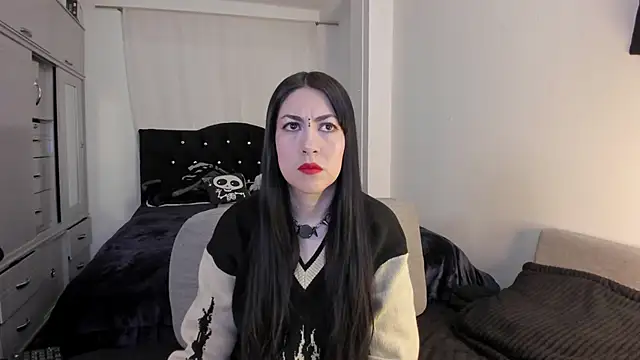 Amy Aloqua online show from June 14, 5:48 pm