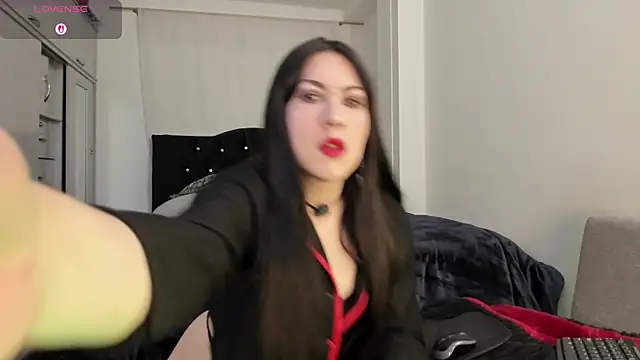 Amy Aloqua online show from July 8, 3:05 pm