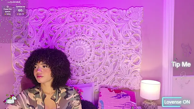Snapshot of MalaikaBrown chatting on May 16, 4:53 am MalaikaBrown online show from May 16, 4:53 am