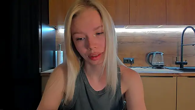 Snapshot of Olivia_Bells chatting on May 7, 9:20 pm Olivia Bells online show from May 7, 9:20 pm