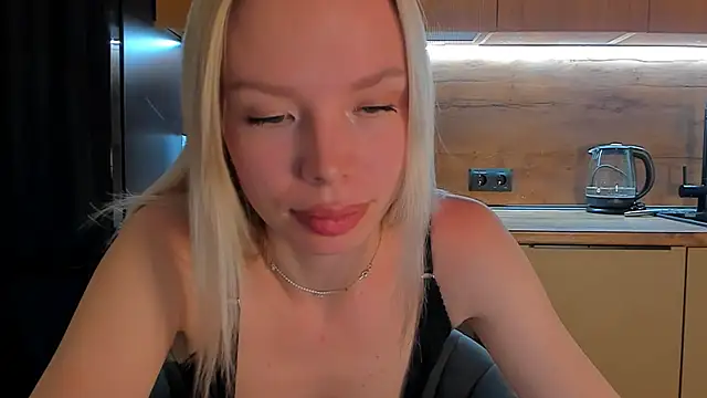 Snapshot of Olivia_Bells chatting on May 8, 9:20 pm Olivia Bells online show from May 8, 9:20 pm