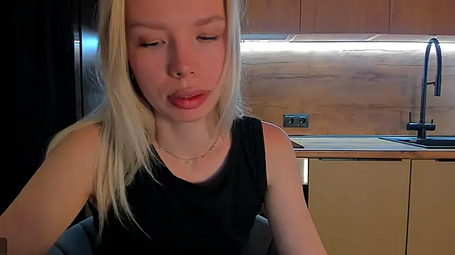 Snapshot of Olivia_Bells chatting on May 9, 8:58 pm Olivia Bells online show from May 9, 8:58 pm