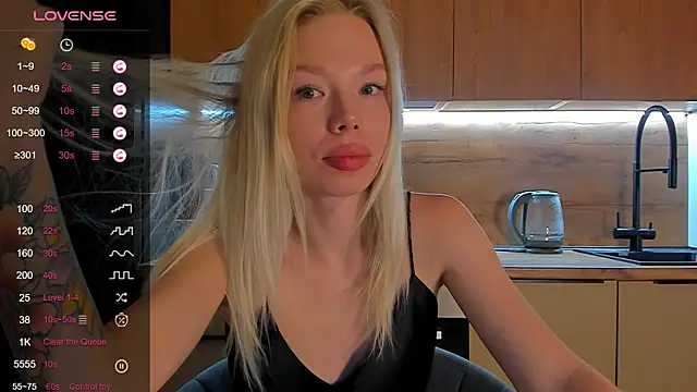 Snapshot of Olivia_Bells chatting on May 23, 9:19 pm Olivia Bells online show from May 23, 9:19 pm