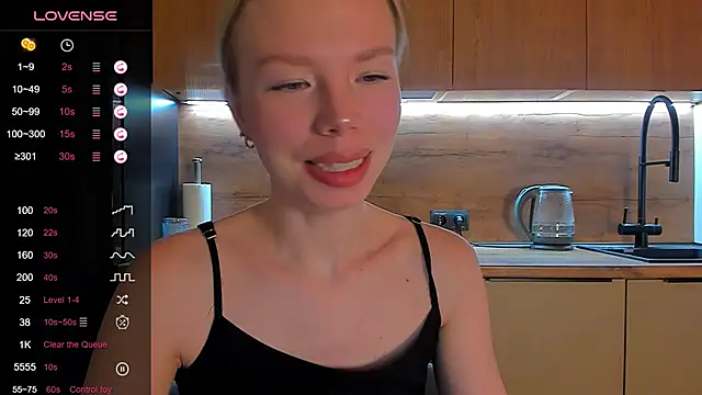 Snapshot of Olivia_Bells chatting on May 28, 9:12 pm Olivia Bells online show from May 28, 9:12 pm