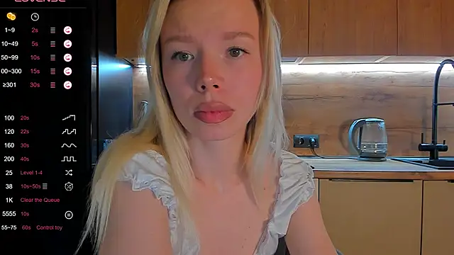 Snapshot of Olivia_Bells chatting on June 3, 9:09 pm Olivia Bells online show from June 3, 9:09 pm