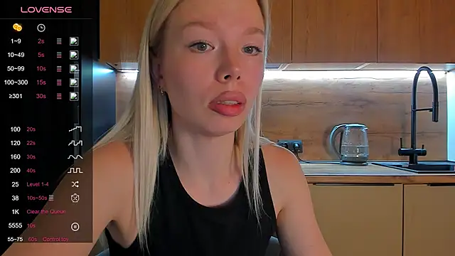 Snapshot of Olivia_Bells chatting on June 8, 9:48 pm Olivia Bells online show from June 8, 9:48 pm