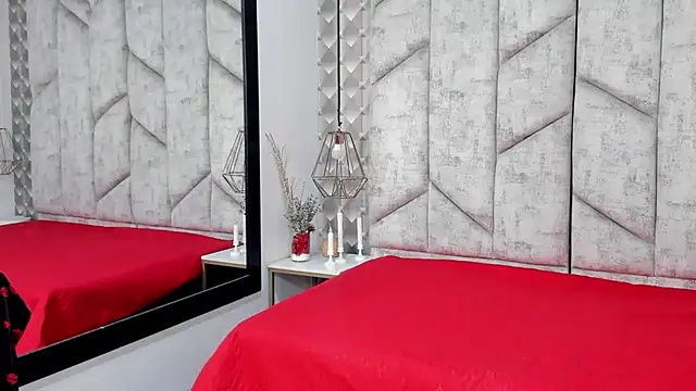 NiicolleMiller online show from December 16, 5:18 pm