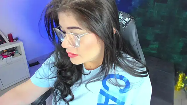 Snapshot of BellaFlaming chatting on January 29, 10:48 am BellaFlaming online show from January 29, 10:48 am