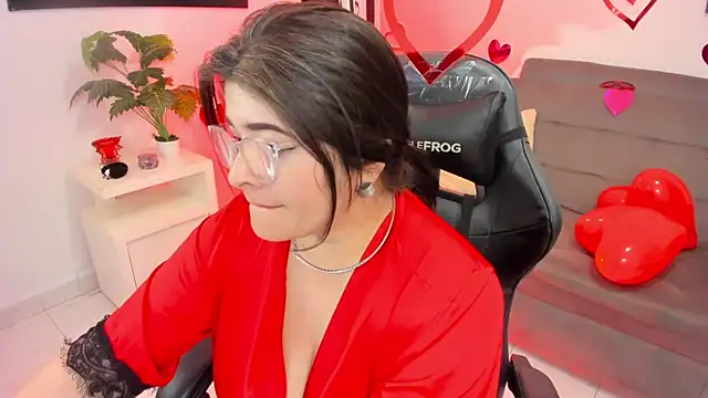 Snapshot of BellaFlaming chatting on February 14, 6:40 pm BellaFlaming online show from February 14, 6:40 pm