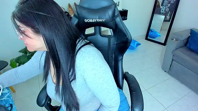 Snapshot of BellaFlaming chatting on September 17, 10:39 am BellaFlaming online show from September 17, 10:39 am