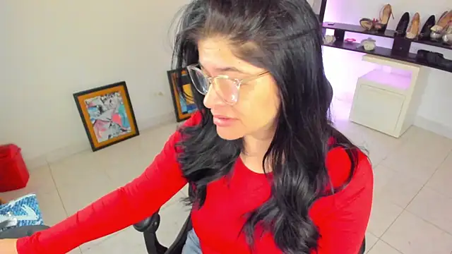 BellaFlaming online show from April 24, 11:01 am