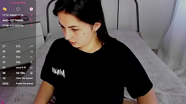 Snapshot of Talla_a chatting on June 6, 10:53 am Talla a online show from June 6, 10:53 am