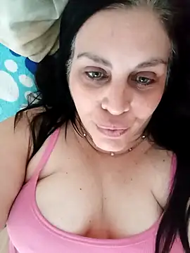 Snapshot of CRUELLAXX chatting on December 7, 6:15 pm CRUELLAXX online show from December 7, 6:15 pm