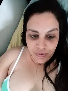 Snapshot of CRUELLAXX chatting on December 15, 12:06 pm CRUELLAXX online show from December 15, 12:06 pm