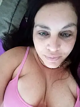 Snapshot of CRUELLAXX chatting on January 27, 10:06 am CRUELLAXX online show from January 27, 10:06 am