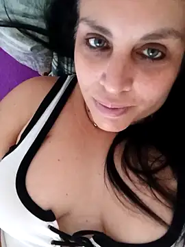 Snapshot of CRUELLAXX chatting on March 3, 6:12 pm CRUELLAXX online show from March 3, 6:12 pm