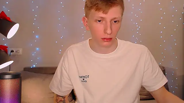 Snapshot of juliaanddima chatting on January 16, 12:02 am juliaanddima online show from January 16, 12:02 am