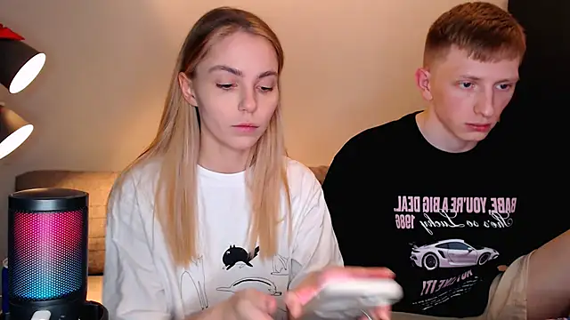 Snapshot of juliaanddima chatting on October 24, 10:28 pm juliaanddima online show from October 24, 10:28 pm