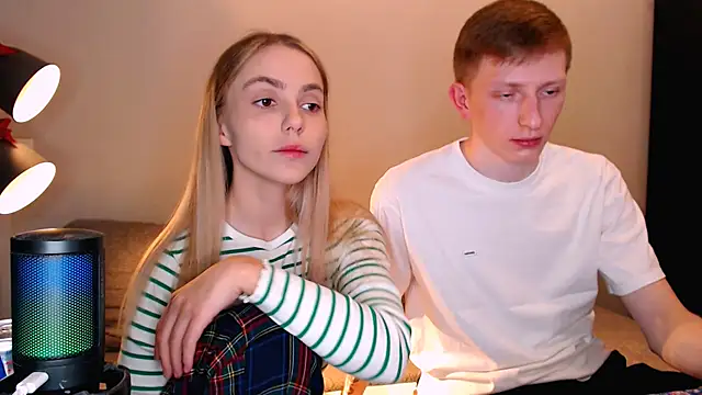 Snapshot of juliaanddima chatting on November 22, 9:47 pm juliaanddima online show from November 22, 9:47 pm