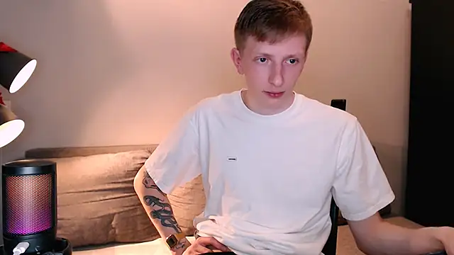 Snapshot of juliaanddima chatting on December 1, 9:09 pm juliaanddima online show from December 1, 9:09 pm