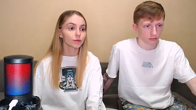 juliaanddima online show from February 5, 9:25 am